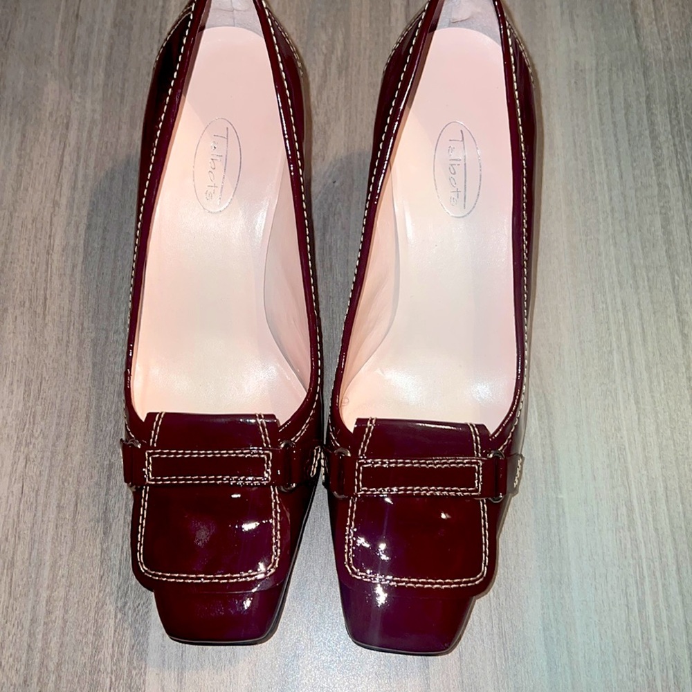 Talbot dressy low pump. Only worn once. Had knee surgery and need chunky heel.